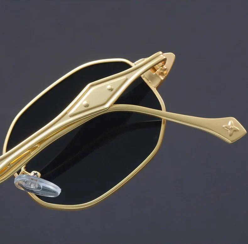 Éclat Royale Etched Sunglasses
