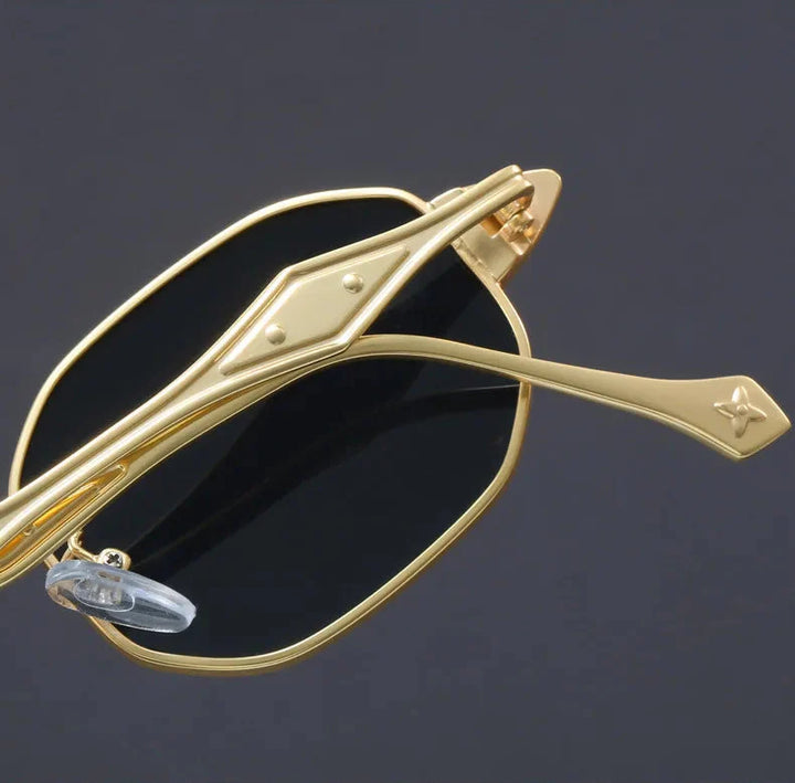 Éclat Royale Etched Sunglasses