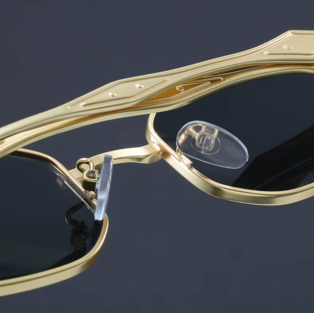 Éclat Royale Etched Sunglasses
