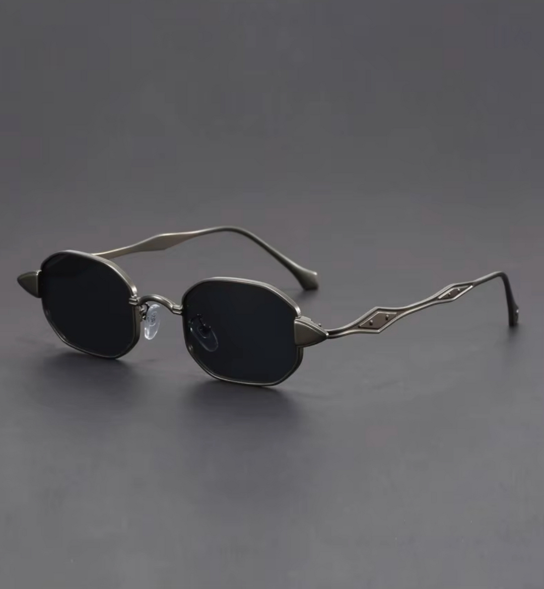 Éclat Royale Etched Sunglasses