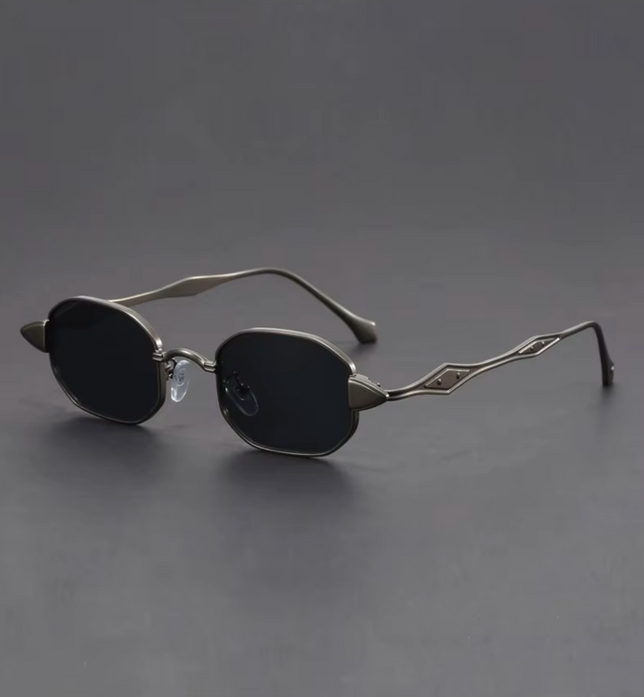 Éclat Royale Etched Sunglasses